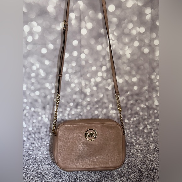 SOLD Dusty Pink Michael Kors Crossbody - Picture 3 of 5